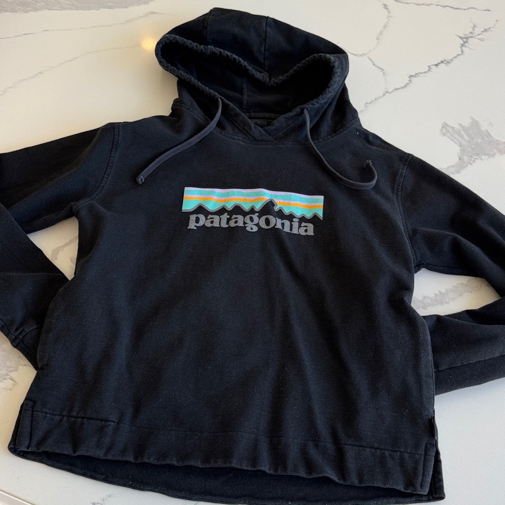 Patagonia P-6 Logo Uprisal Hoodie m medium woman’s sweatshirt black